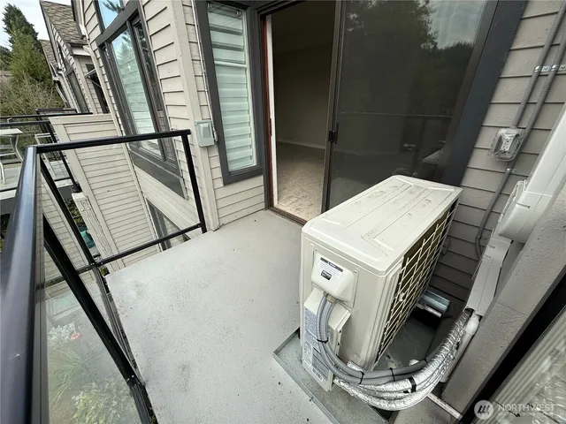 $2,975 | 6121 Northeast 175th Street, Unit A402, Kenmore, WA 98028