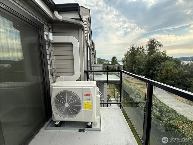 $2,975 | 6121 Northeast 175th Street, Unit A402, Kenmore, WA 98028