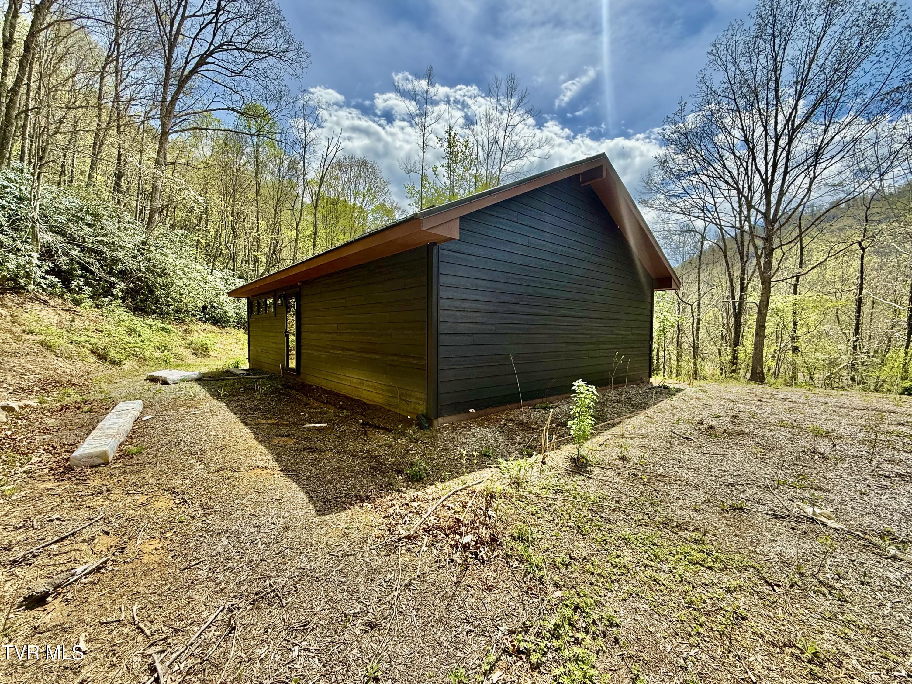 41-ac Roan Creek Road, Unit 1 Butler, TN 37640 - Photo 4 of 44 _Pic4jpg