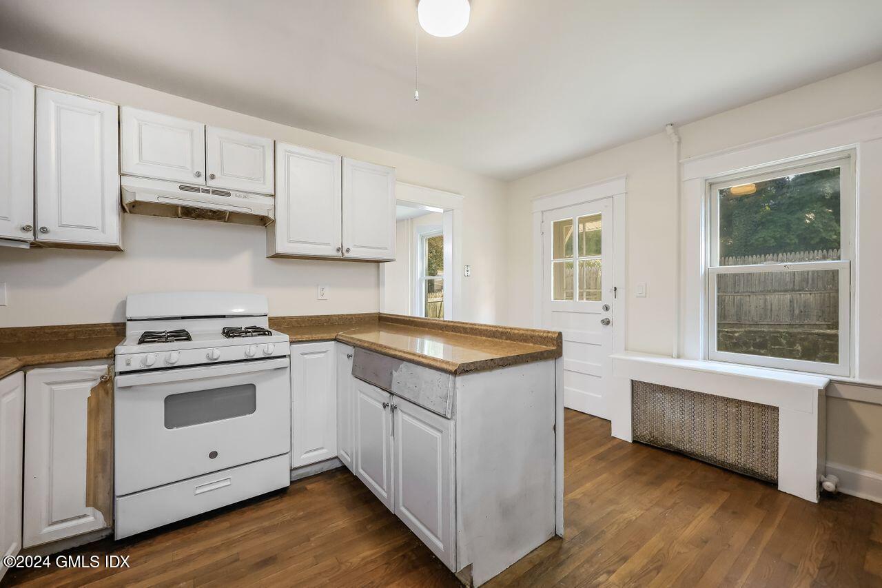 28 Division Street, Unit WEST Greenwich, CT 06830 - Photo 5 of 10 034