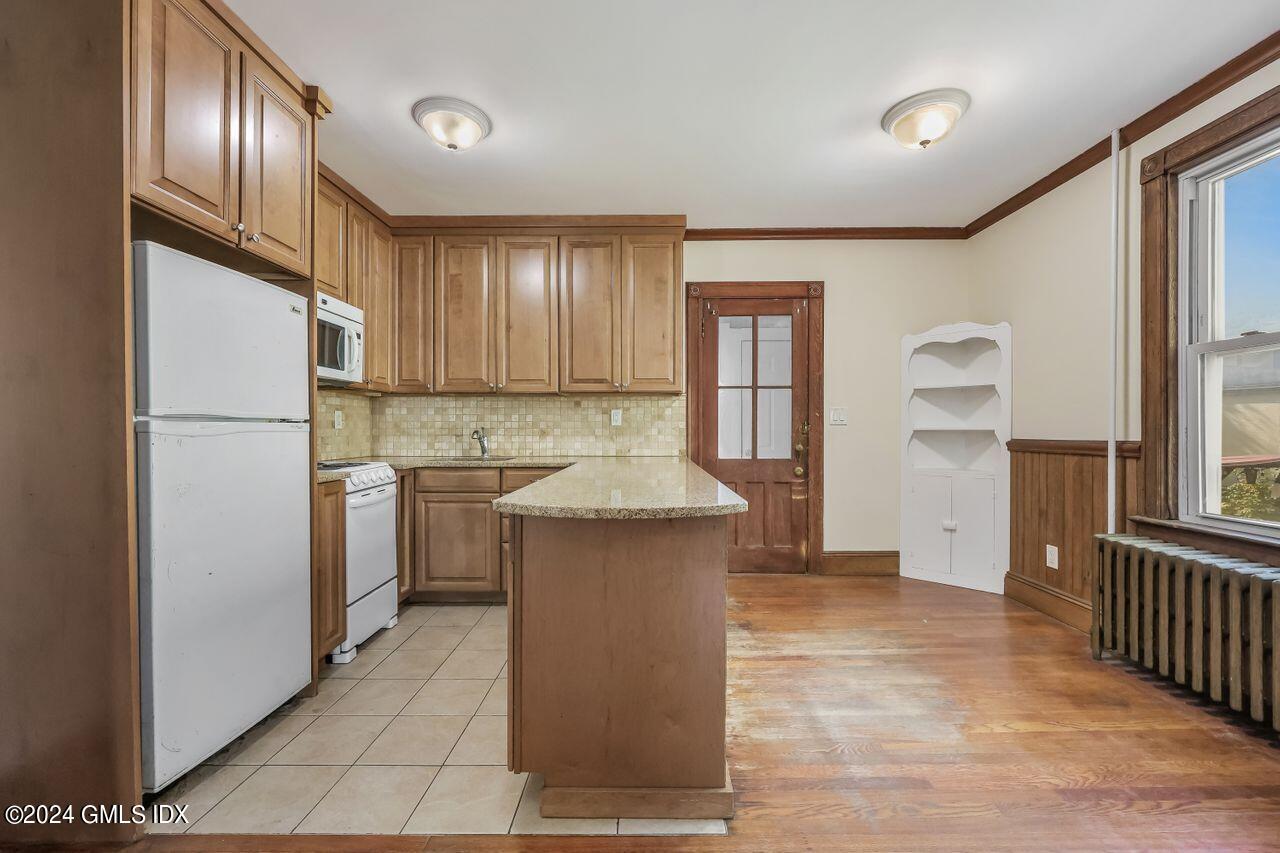28 Division Street, Unit WEST Greenwich, CT 06830 - Photo 6 of 10 013