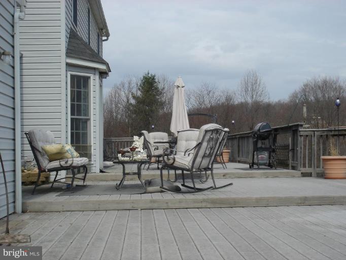 2095 Reese Road Westminster, MD 21157 - Photo 12 of 17 Deck