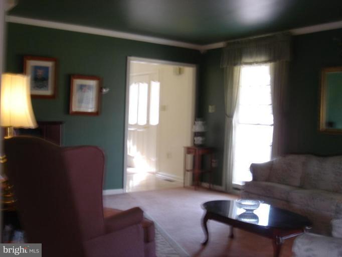 2095 Reese Road Westminster, MD 21157 - Photo 3 of 17 Living Room