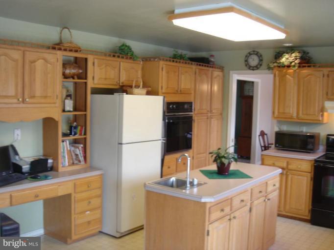 2095 Reese Road Westminster, MD 21157 - Photo 5 of 17 Kitchen