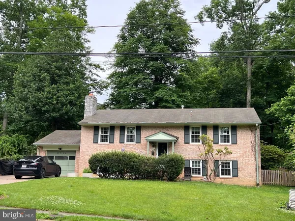 $4,100 | 8711 Braeburn Drive, Annandale, VA 22003