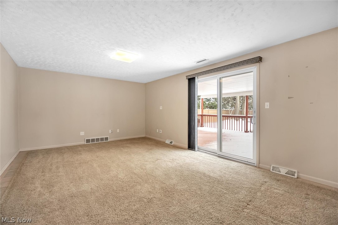 1050 Roland Road Cleveland, OH 44124 - Photo 10 of 32 Family room