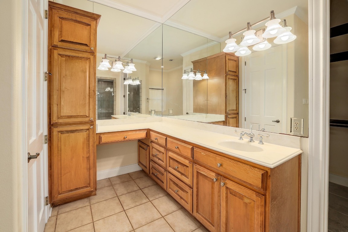 3900 Shell Road Georgetown, TX 78628 - Photo 19 of 40 a bathroom with a double vanity sink mirror and