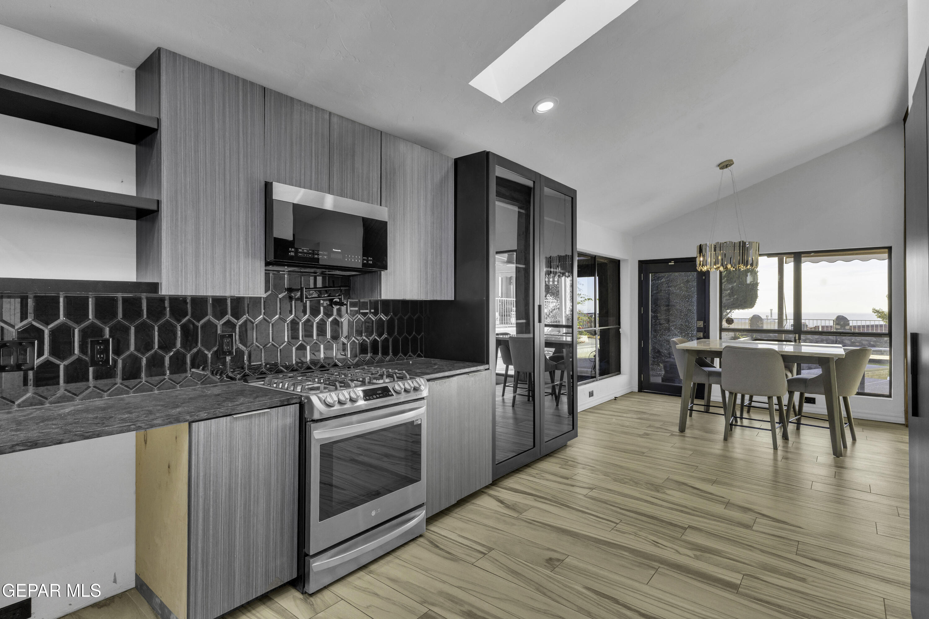 608 Spring Crest Drive El Paso, TX 79912 - Photo 8 of 26 2 (18)