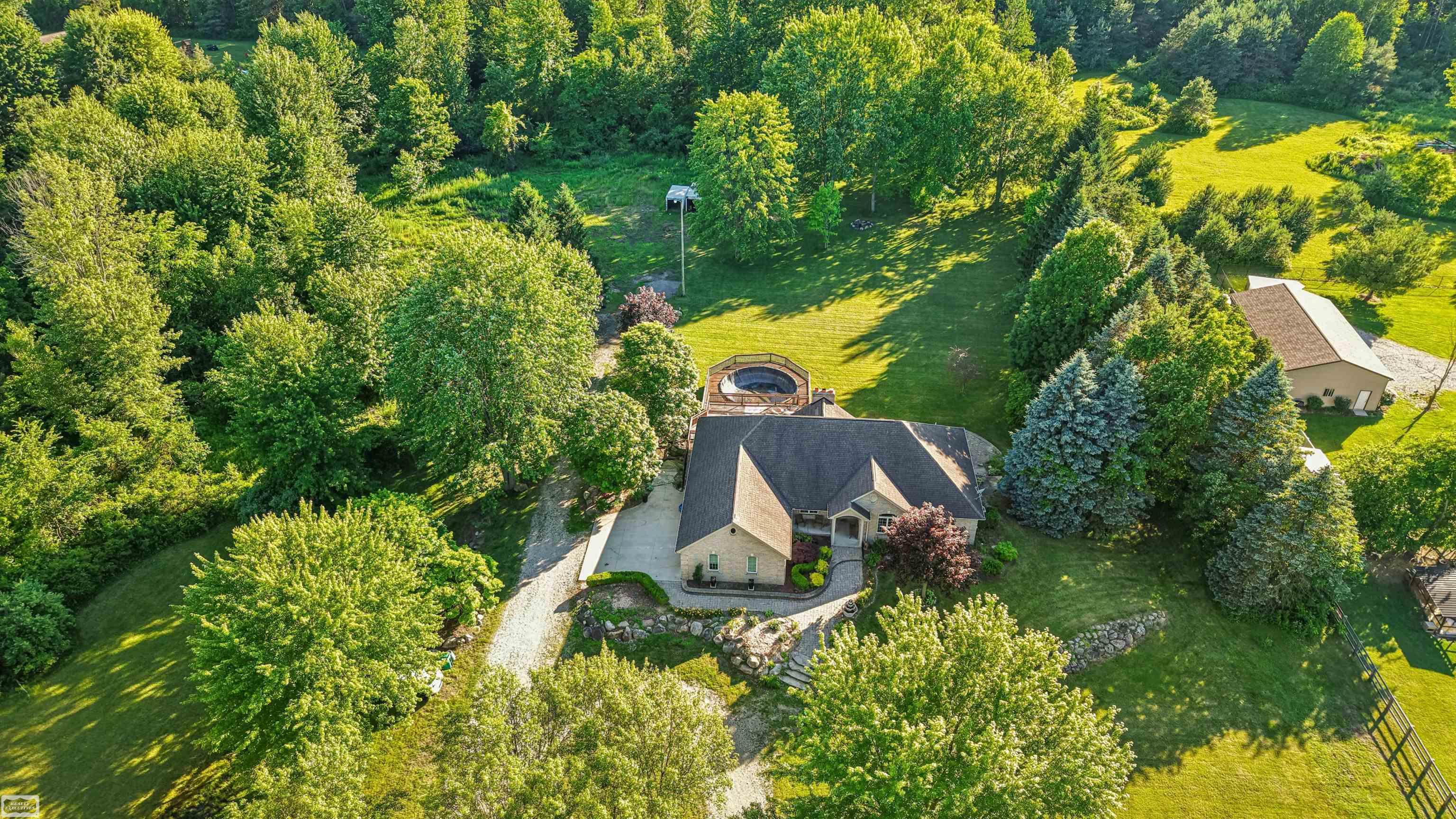1902 Bauman Road Columbus, MI 48063 - Photo 3 of 50