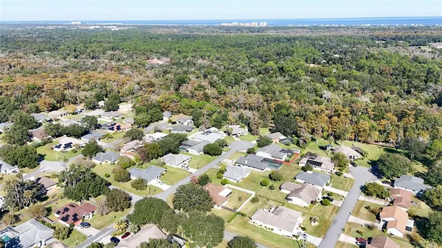 $305,000 | 2 Black Oak Court, Palm Coast, FL 32137