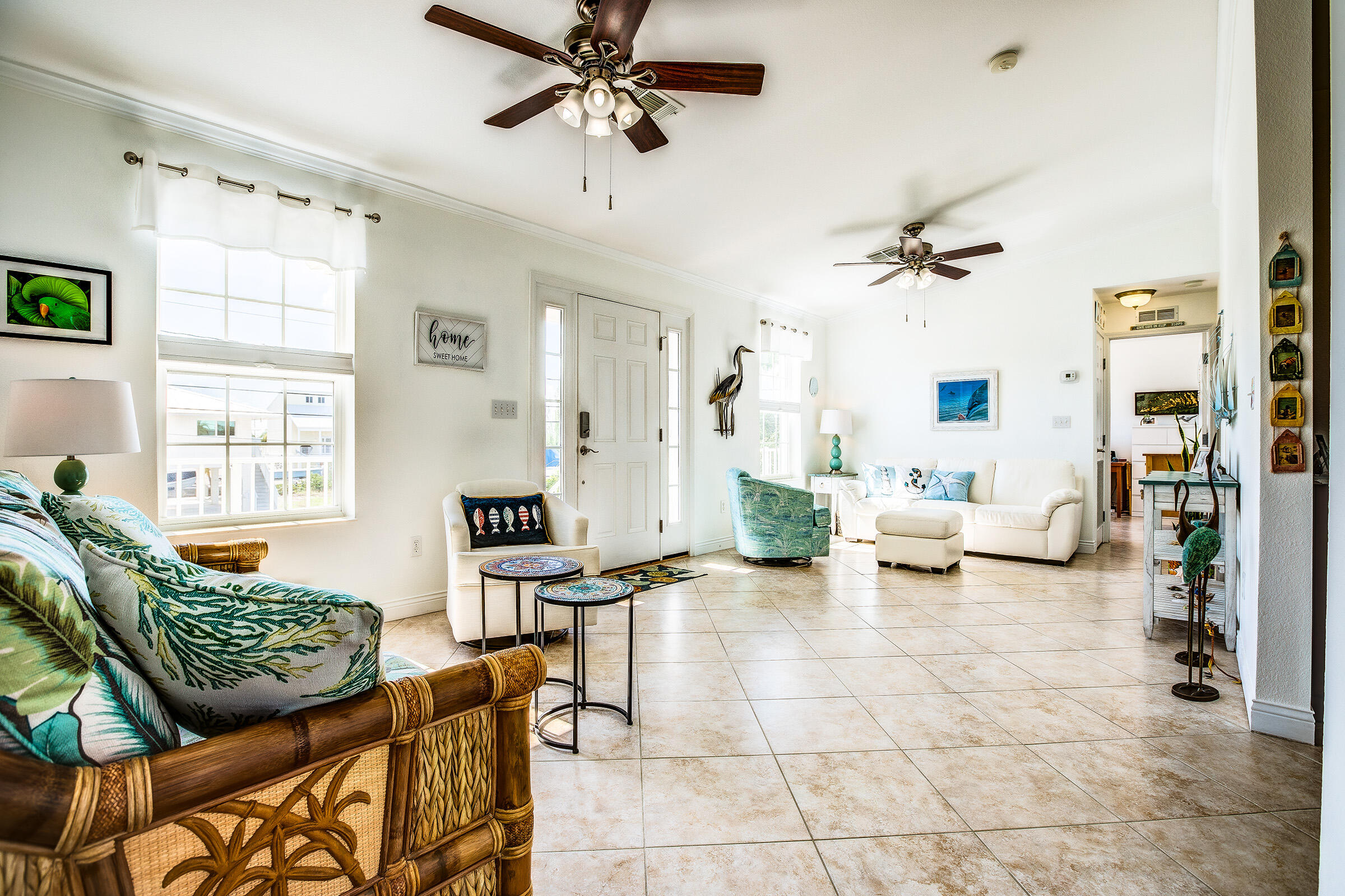29479 Ranger Avenue Big Pine Key, FL 33043 - Photo 7 of 45 Living Room