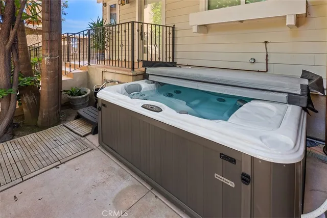 a view of outdoor kitchen