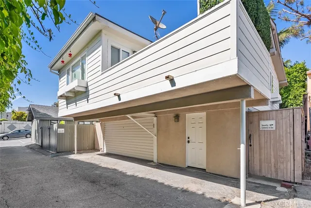 a view of a house with a garage