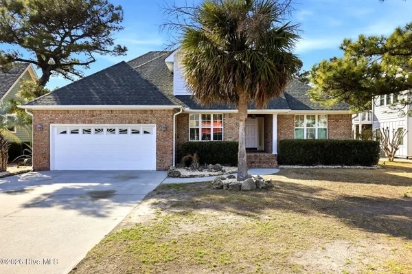 $900,000 | 717 Settlers Lane, Kure Beach, NC 28449