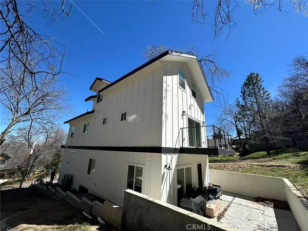 $3,500 | 1670 Grass Valley Road, Lake Arrowhead, CA 92352