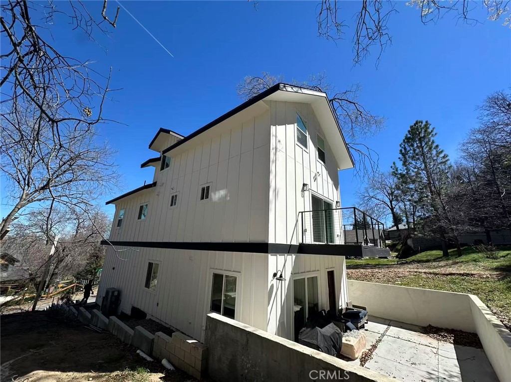 1670 Grass Valley Road Lake Arrowhead, CA 92352 - Photo 18 of 30 Back of House