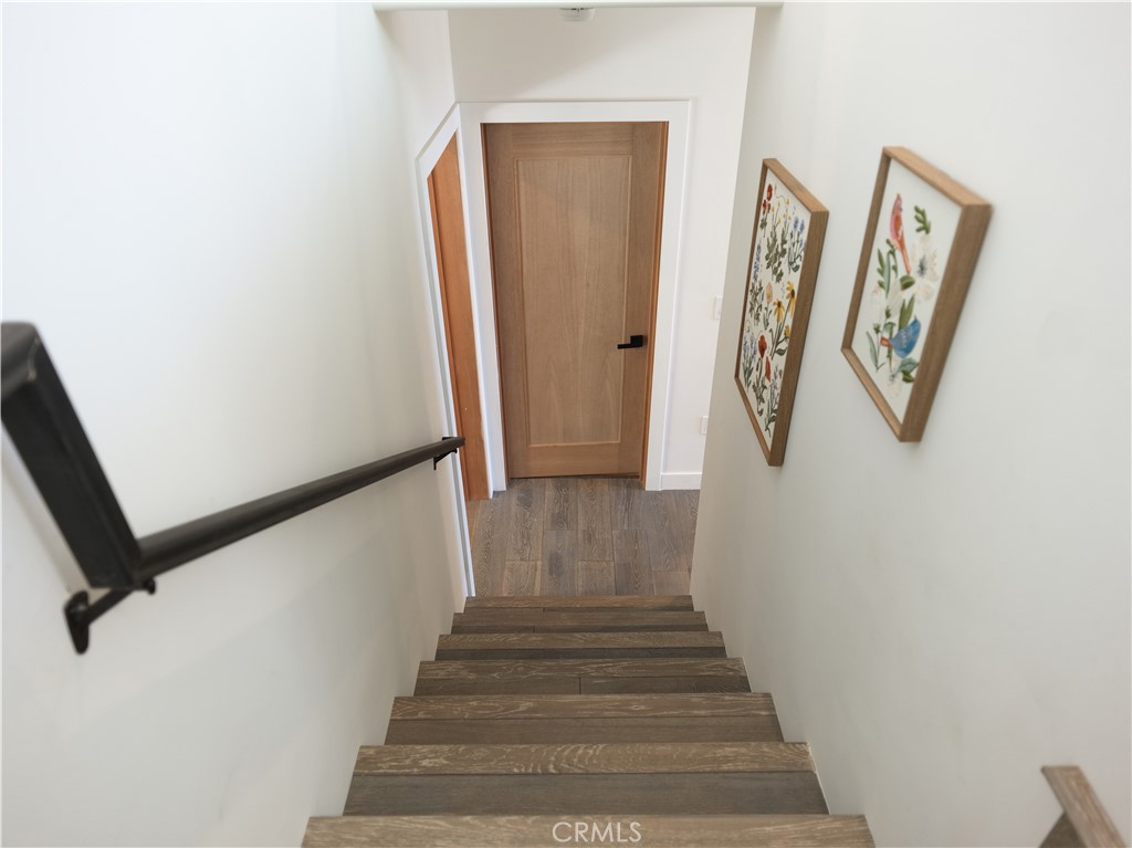 1670 Grass Valley Road Lake Arrowhead, CA 92352 - Photo 24 of 31 Stairway