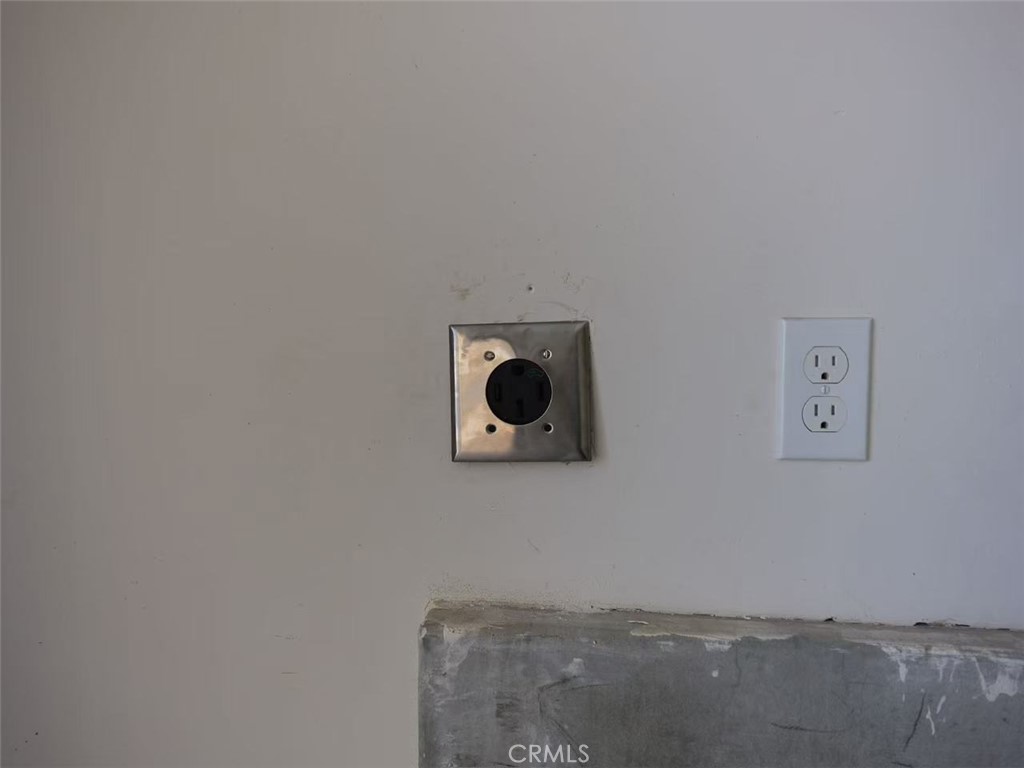 1670 Grass Valley Road Lake Arrowhead, CA 92352 - Photo 31 of 31 240V EV Charger Port