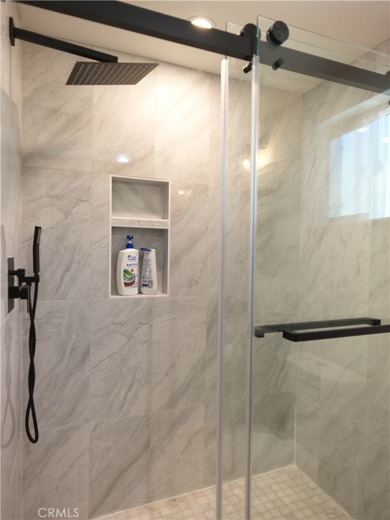 1670 Grass Valley Road Lake Arrowhead, CA 92352 - Photo 9 of 30 BathRoom