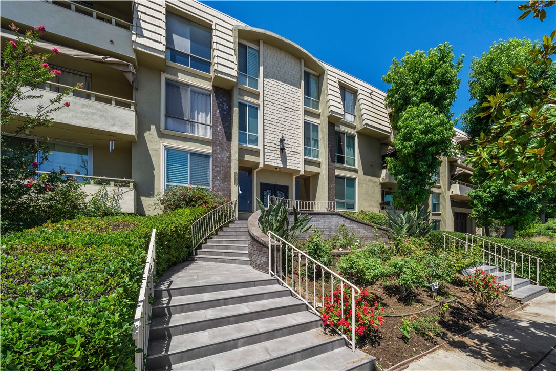 5215 Balboa Boulevard, Unit 203 Encino, CA 91316 - Photo 23 of 27 a view of a house with brick walls