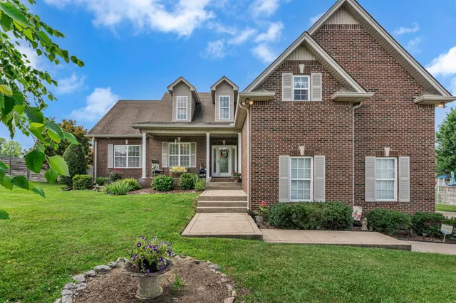 $434,900 | 1008 Graceland Way, Greenbrier, TN 37073
