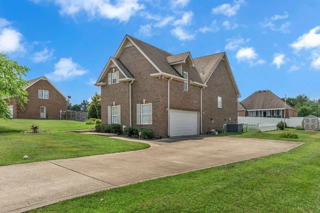 $434,900 | 1008 Graceland Way, Greenbrier, TN 37073