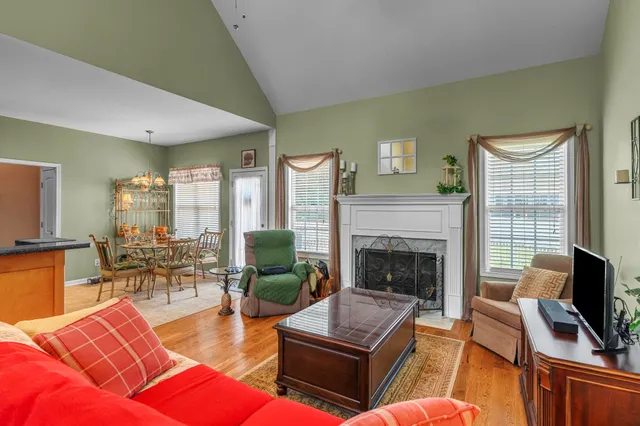 $434,900 | 1008 Graceland Way, Greenbrier, TN 37073