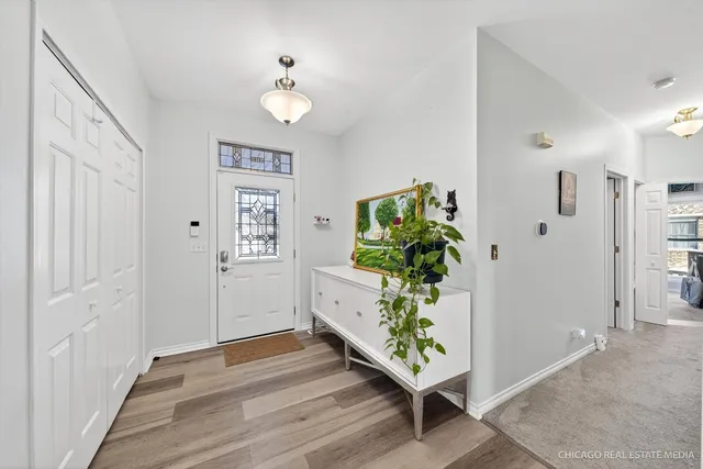 $390,000 | 1567 Galway Drive, Aurora, IL 60505