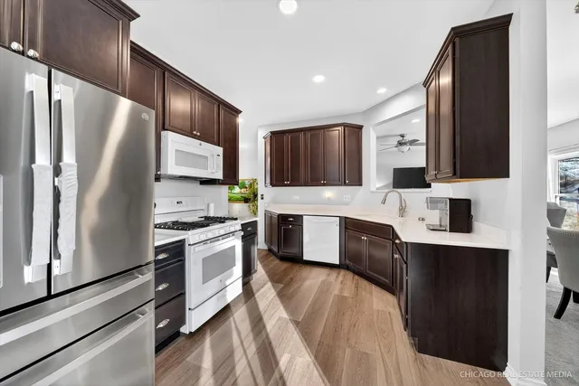 $390,000 | 1567 Galway Drive, Aurora, IL 60505