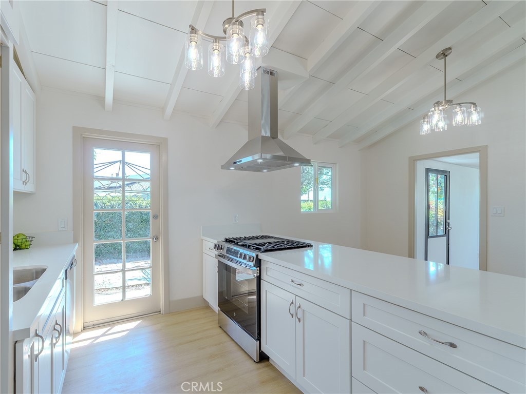 5247 Monterey Road Riverside, CA 92506 - Photo 7 of 21