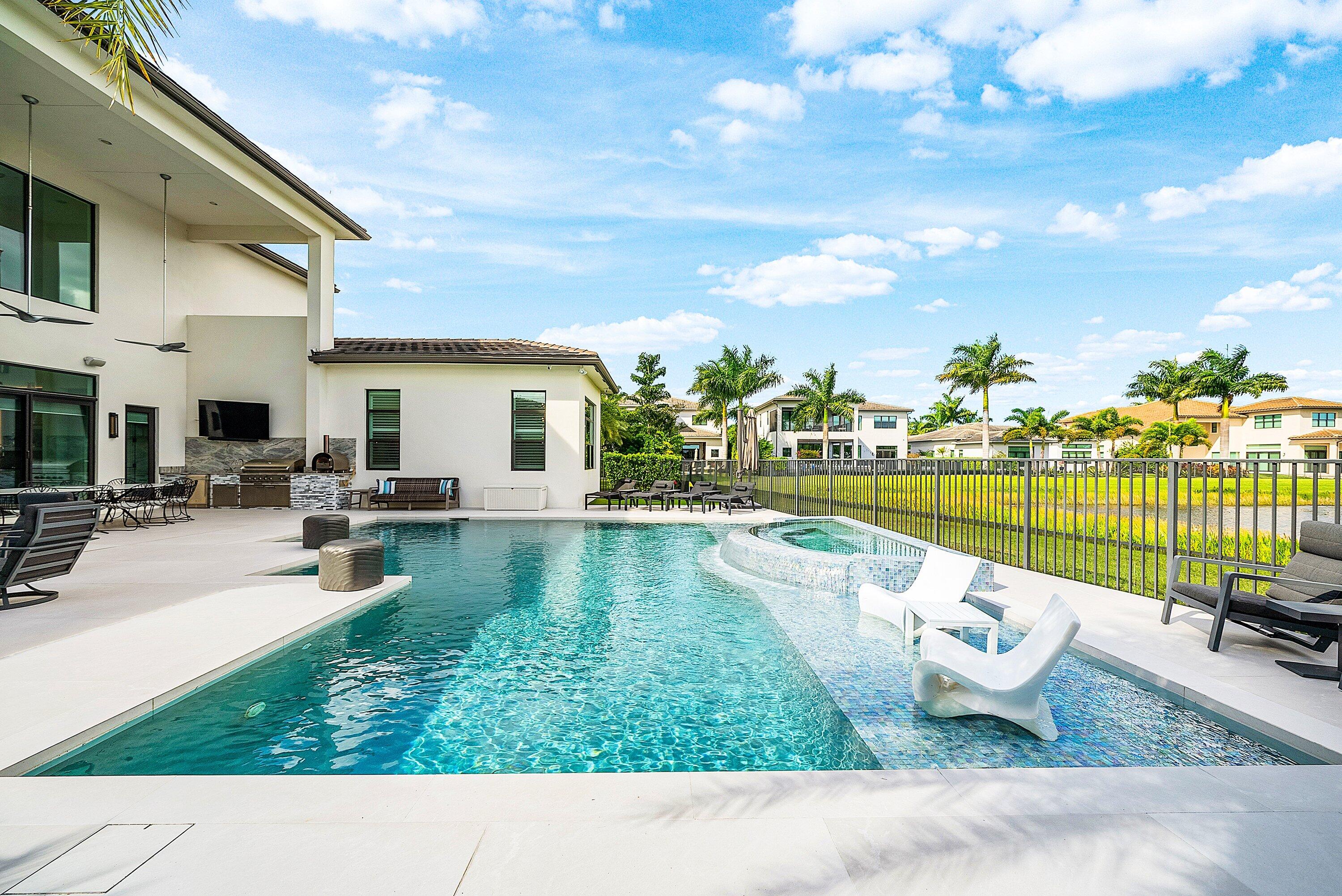 9569 Vescovato Way Boca Raton, FL 33496 - Photo 48 of 98 Pool
