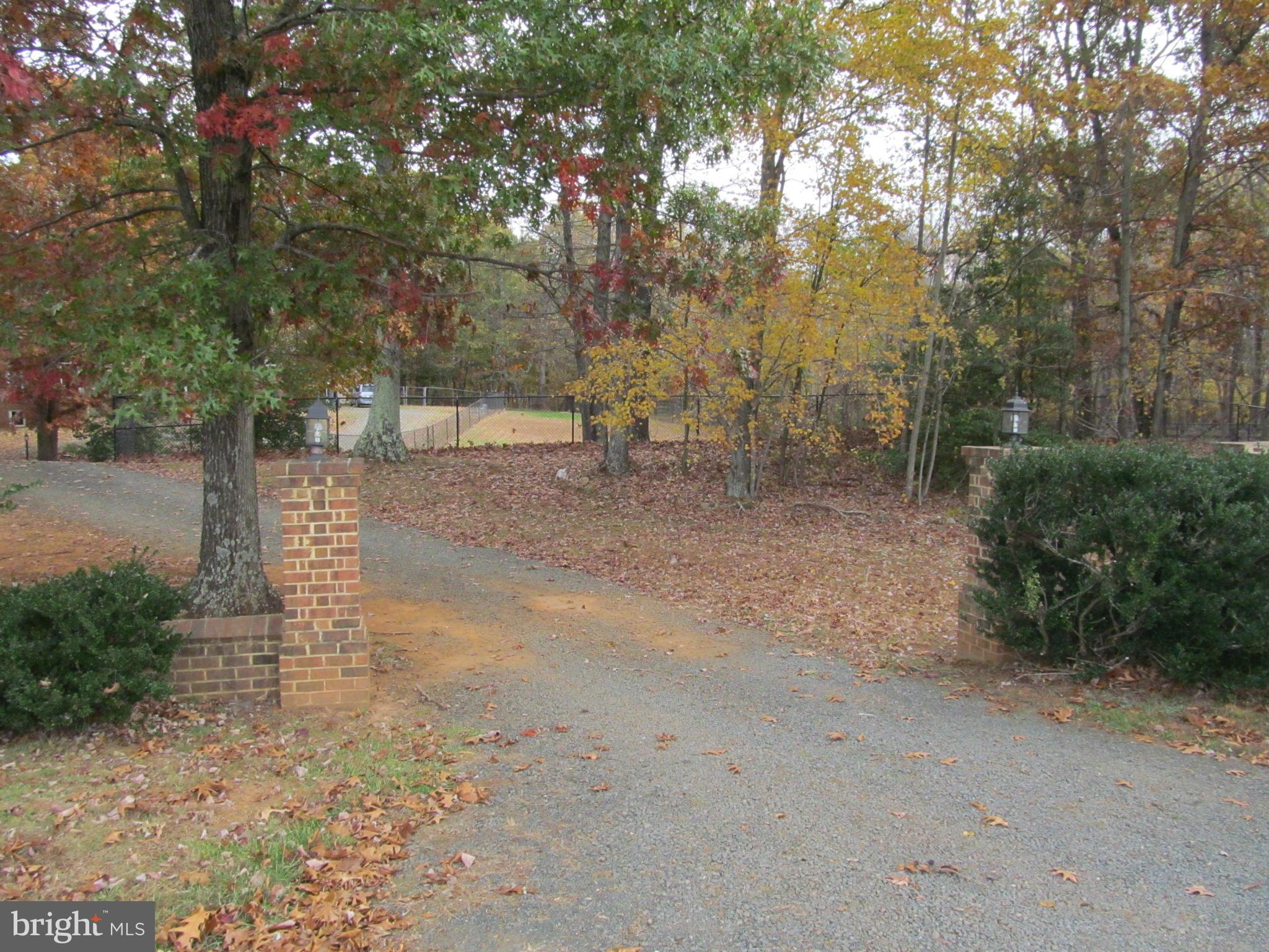6355 Leeds Manor Road Marshall, VA 20115 - Photo 2 of 30 Exterior (Front)