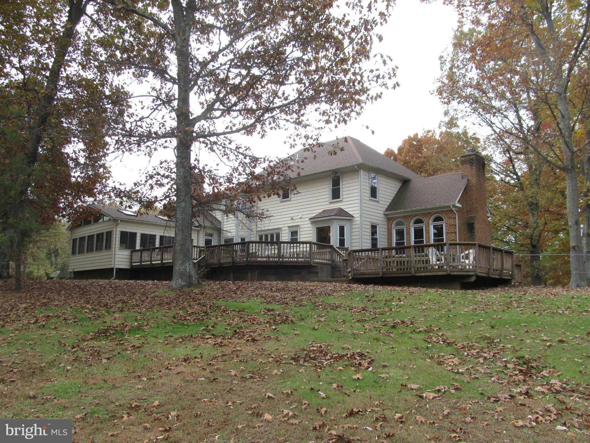 6355 Leeds Manor Road Marshall, VA 20115 - Photo 29 of 30 Exterior (Rear)