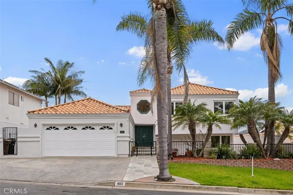 a view of a livingroom with a fireplace
