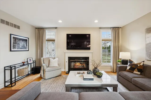 $1,399,000 | 15 Gilbert Avenue, Clarendon Hills, IL 60514