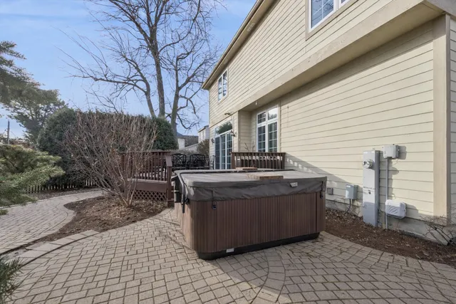 $1,399,000 | 15 Gilbert Avenue, Clarendon Hills, IL 60514