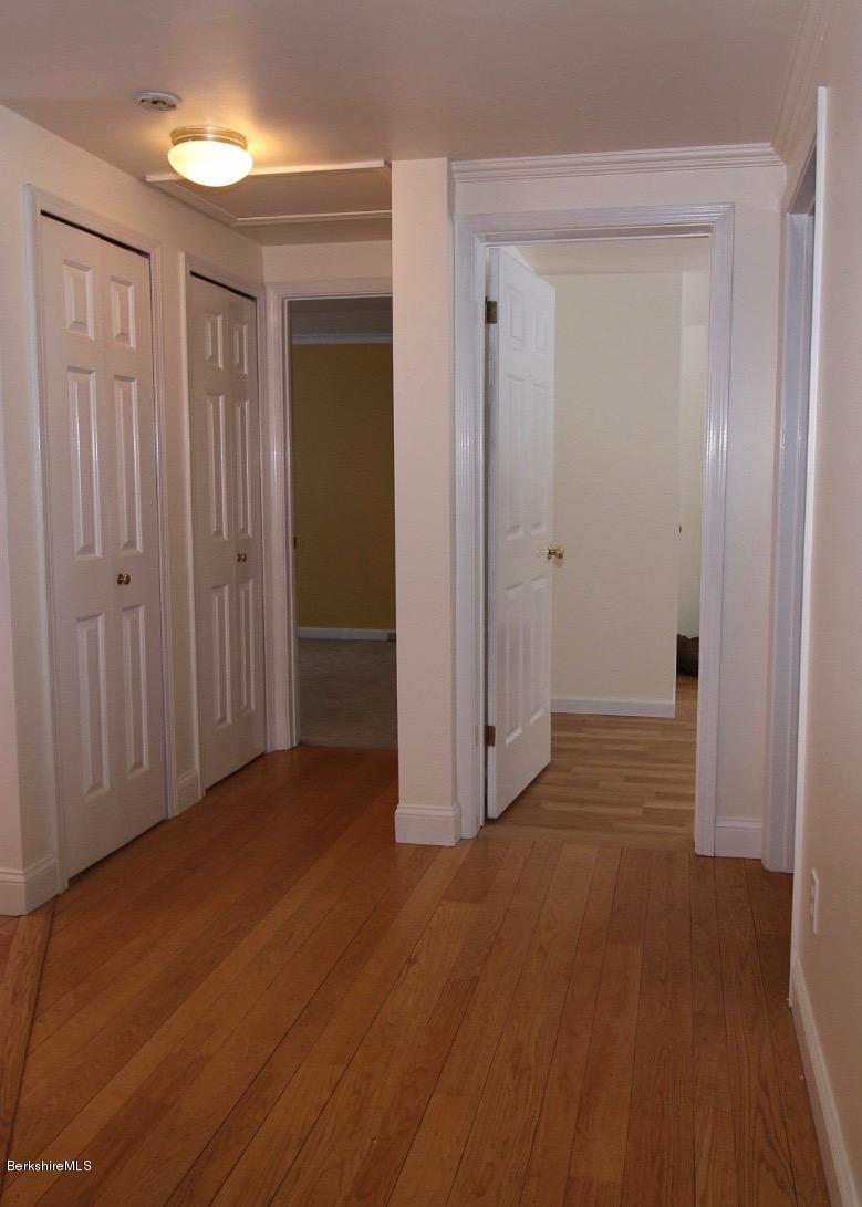 128 Rannapo Road Sheffield, MA 01257 - Photo 11 of 24 12 hallway