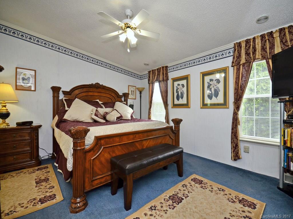 301 Golden Aster Road Swannanoa, NC 28778 - Photo 7 of 14 Gallery Image 7