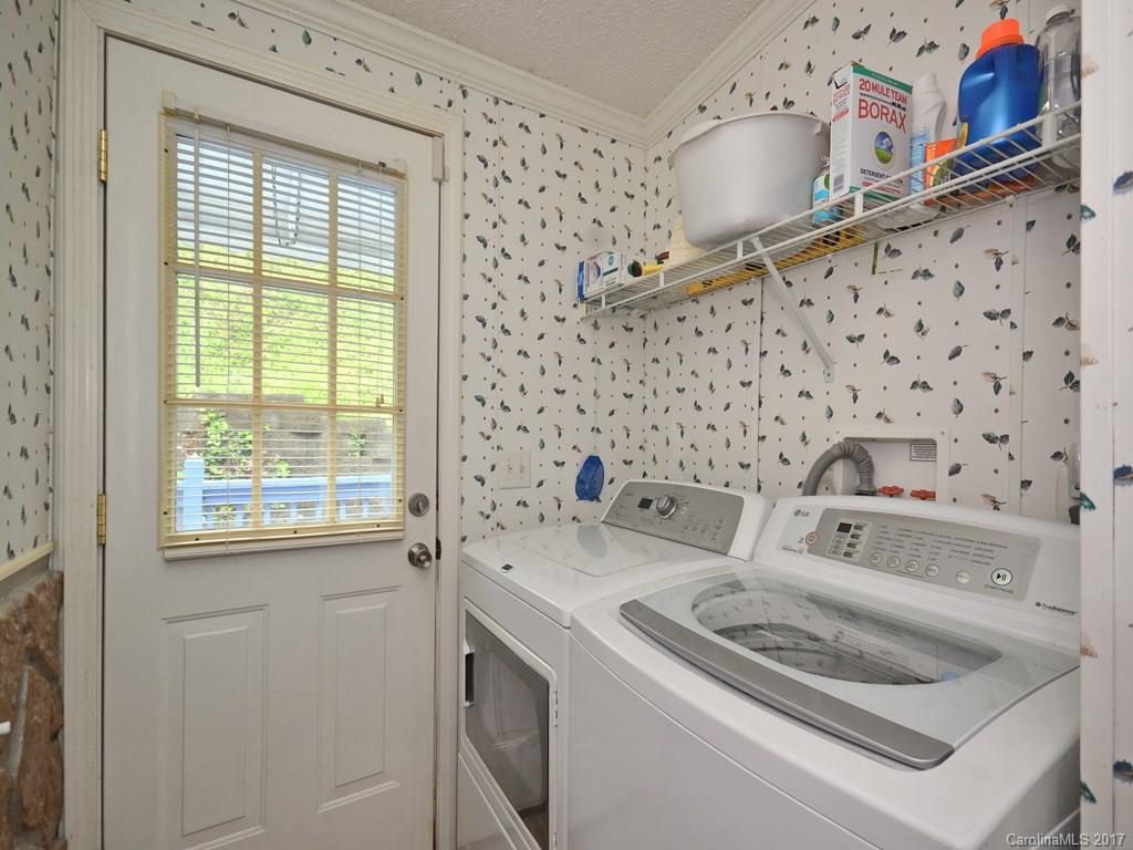301 Golden Aster Road Swannanoa, NC 28778 - Photo 8 of 14 Gallery Image 8