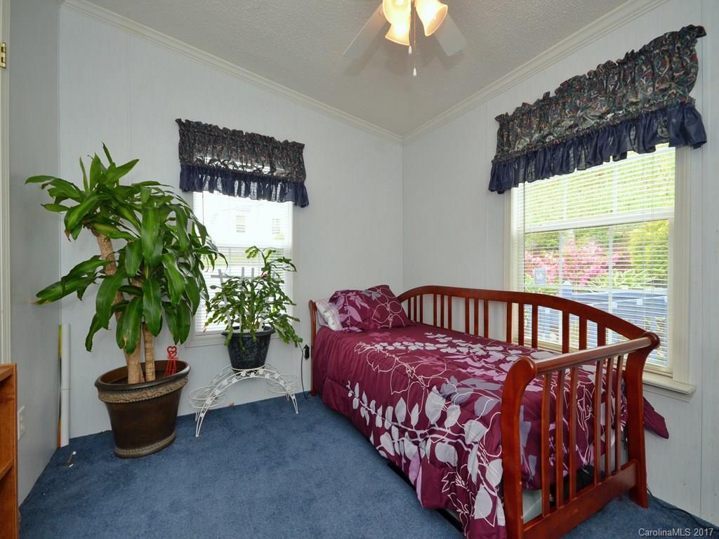 301 Golden Aster Road Swannanoa, NC 28778 - Photo 9 of 14 Gallery Image 9