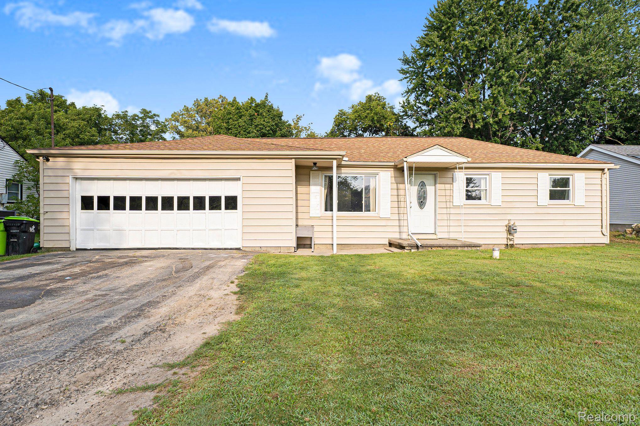 14498 Eddy Lake Road Fenton, MI 48430 - Photo 1 of 18 Gallery Image 1