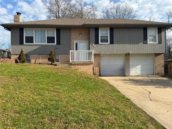 $300,000 | 106 Northwest 61st Street, Gladstone, MO 64118