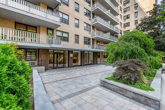 $519,000 | 39-60 54th Street, Unit 6H | Woodside