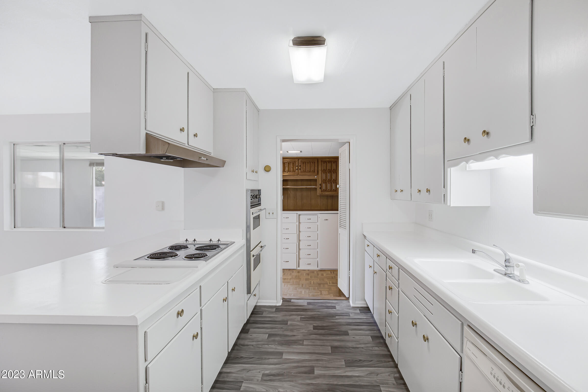 3202 West Cactus Road Phoenix, AZ 85029 - Photo 11 of 30 3202 W Cactus Rd-11