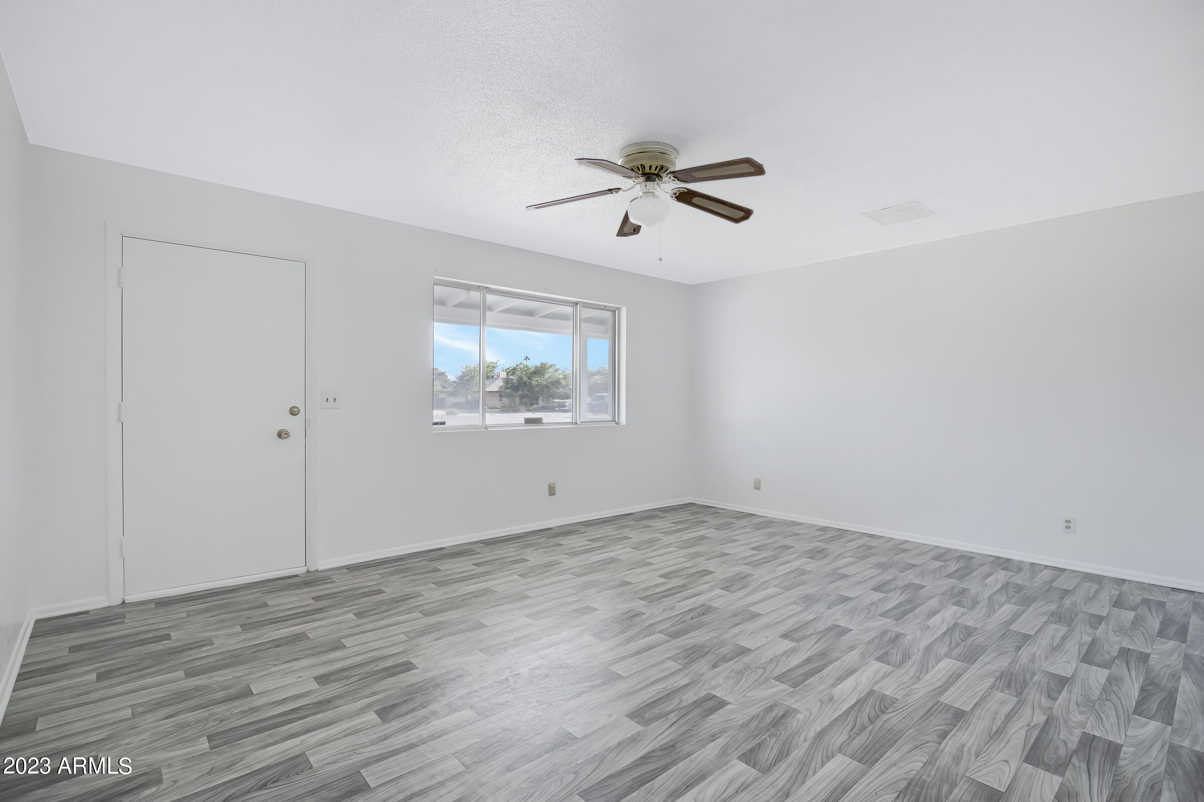 3202 West Cactus Road Phoenix, AZ 85029 - Photo 16 of 30 3202 W Cactus Rd-18