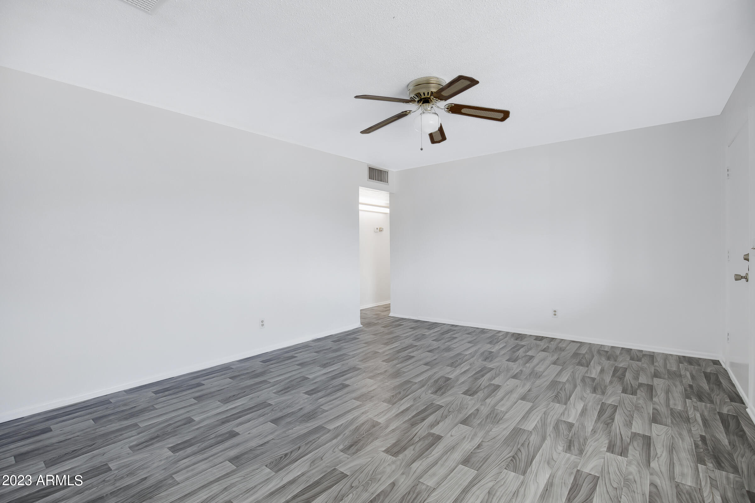 3202 West Cactus Road Phoenix, AZ 85029 - Photo 17 of 30 3202 W Cactus Rd-19