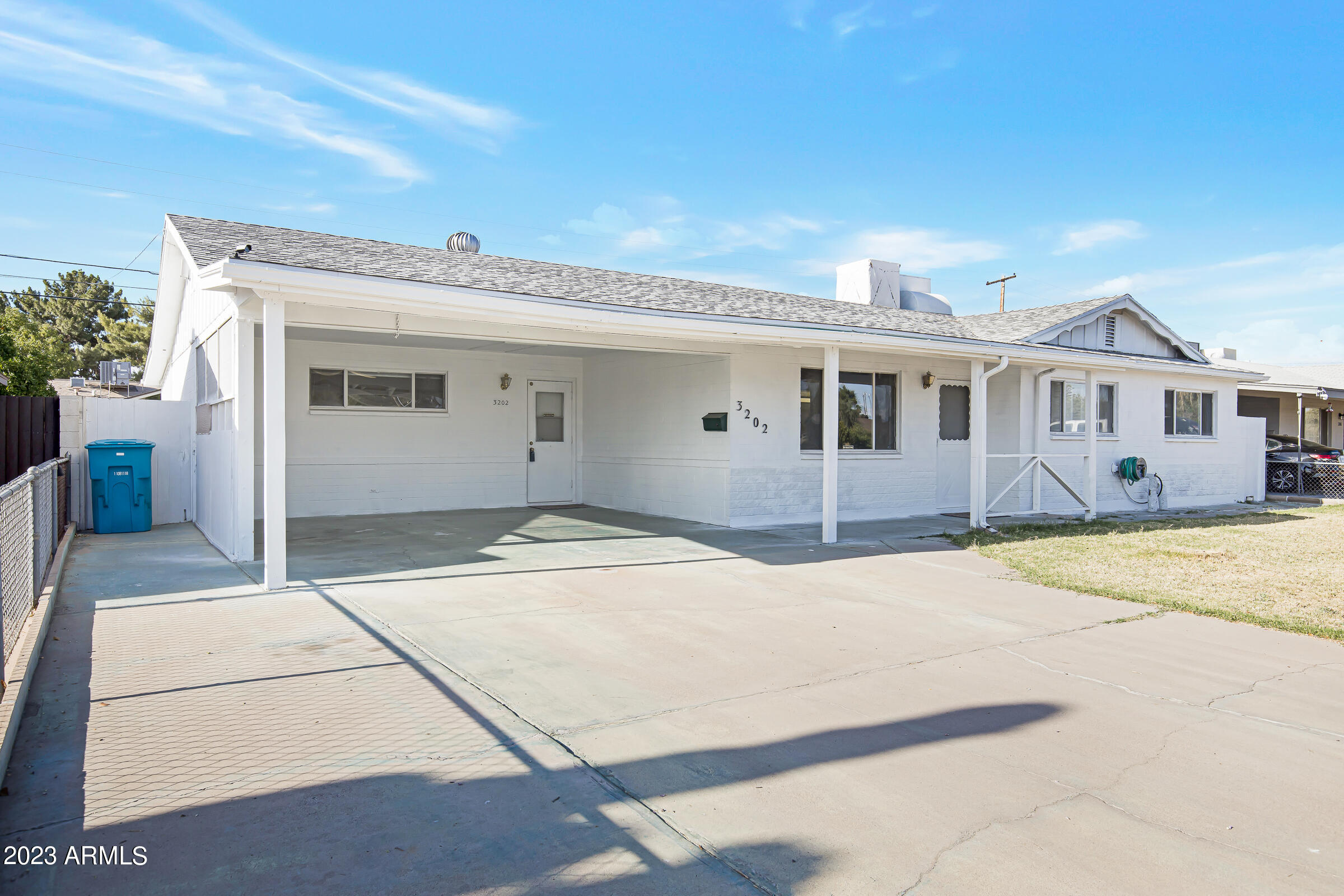 3202 West Cactus Road Phoenix, AZ 85029 - Photo 2 of 30 3202 W Cactus Rd-4
