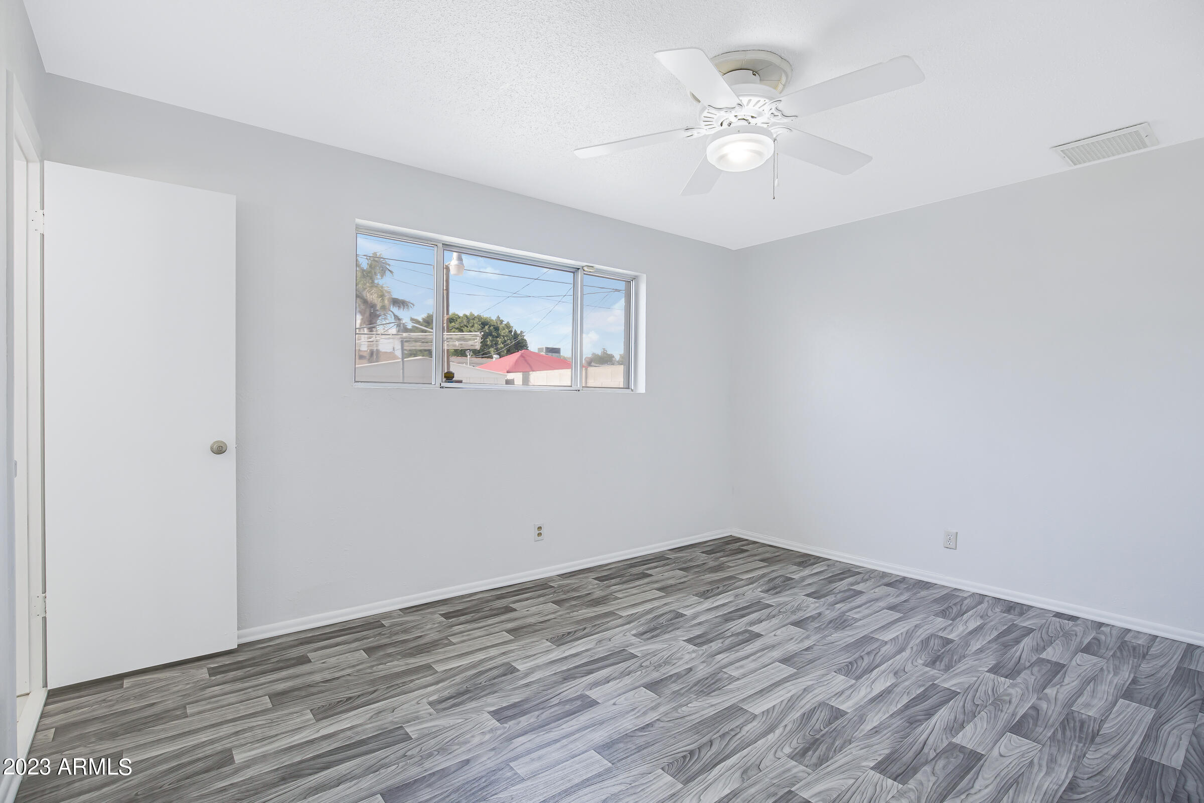 3202 West Cactus Road Phoenix, AZ 85029 - Photo 22 of 30 3202 W Cactus Rd-25