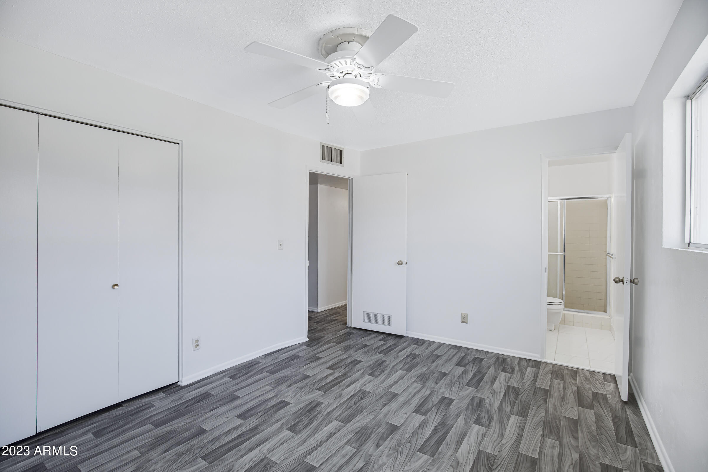 3202 West Cactus Road Phoenix, AZ 85029 - Photo 23 of 30 3202 W Cactus Rd-27