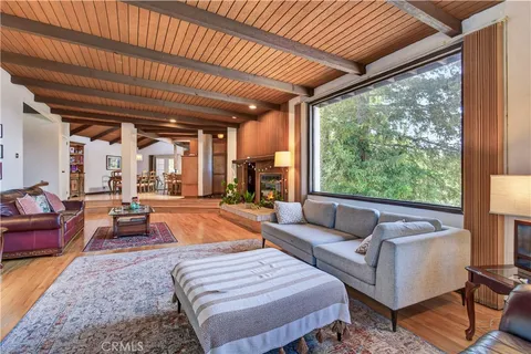 $1,828,000 | 5625 Terrace Drive, La Crescenta, CA 91214